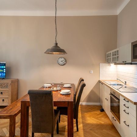Apart Hotel Zborovska Прага Экстерьер фото