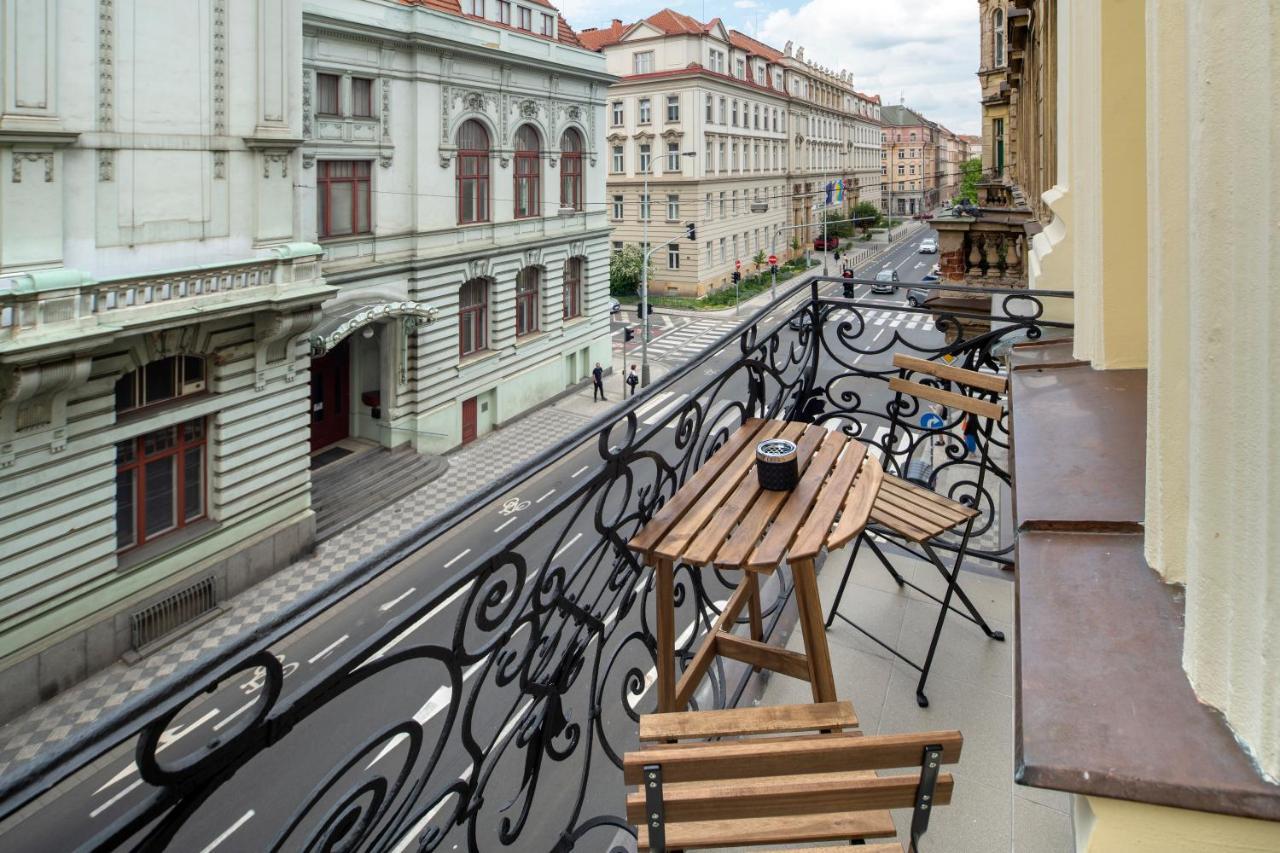Apart Hotel Zborovska Прага Экстерьер фото
