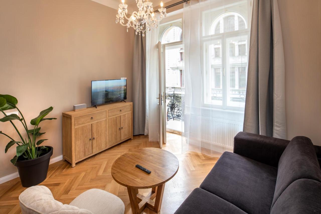 Apart Hotel Zborovska Прага Экстерьер фото