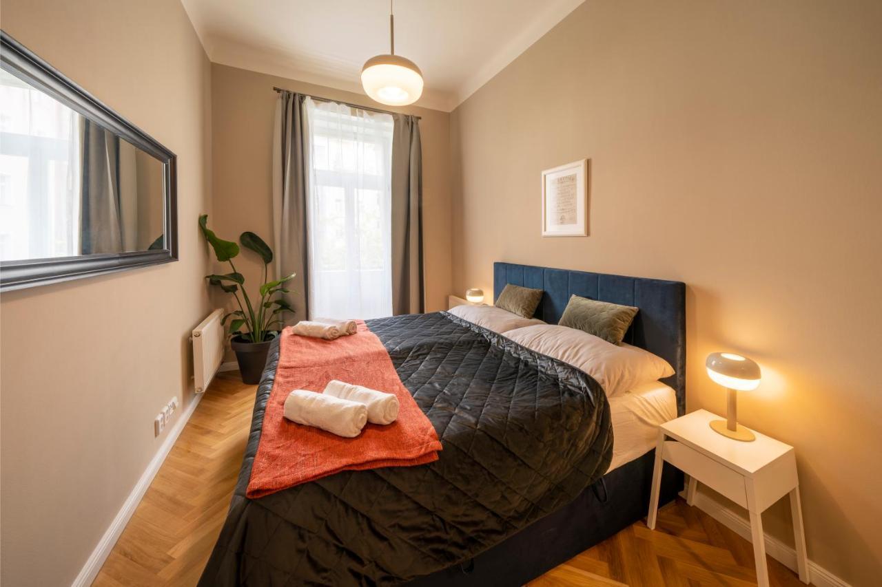 Apart Hotel Zborovska Прага Экстерьер фото