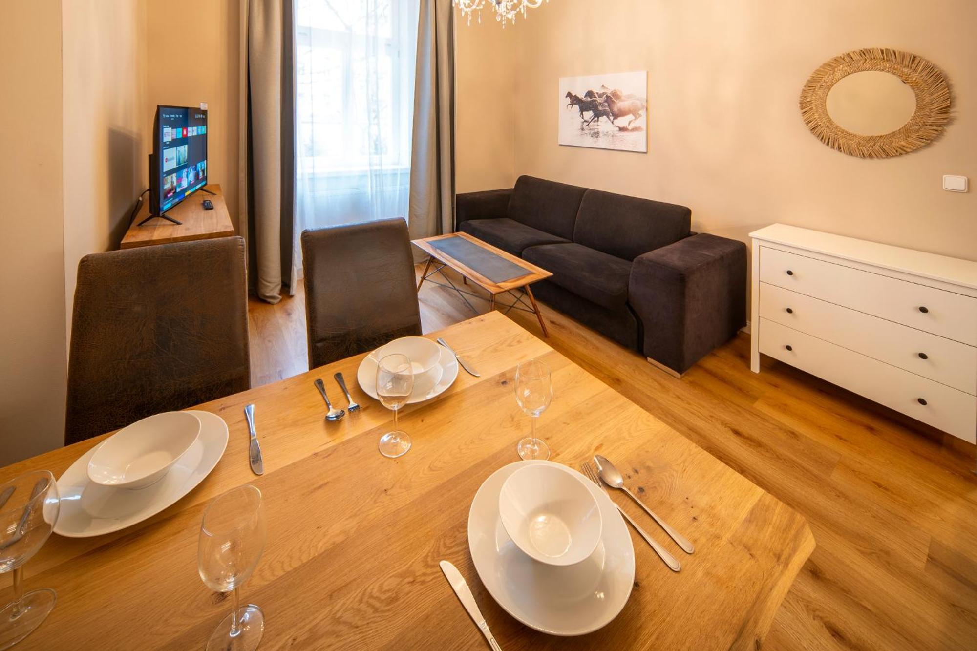 Apart Hotel Zborovska Прага Экстерьер фото