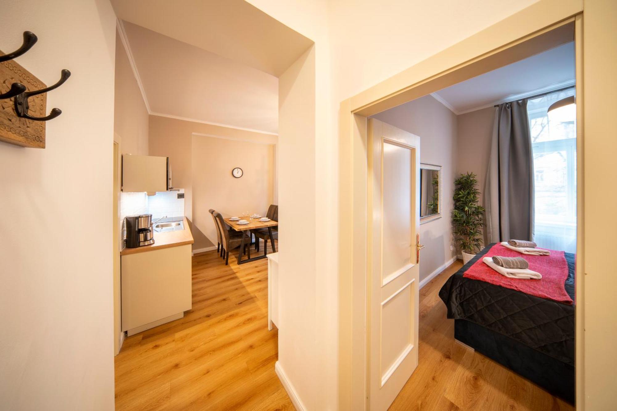Apart Hotel Zborovska Прага Экстерьер фото