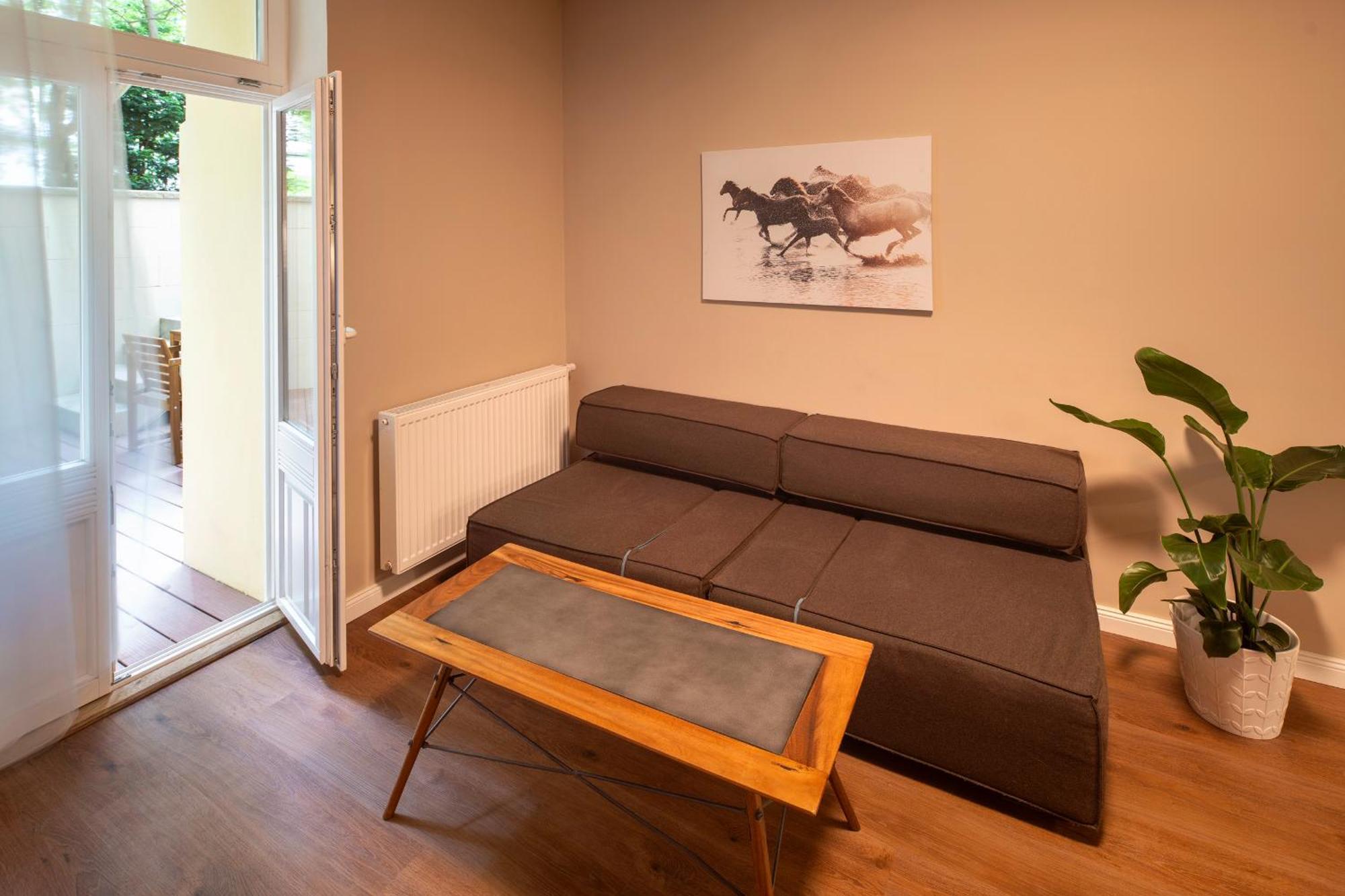 Apart Hotel Zborovska Прага Экстерьер фото