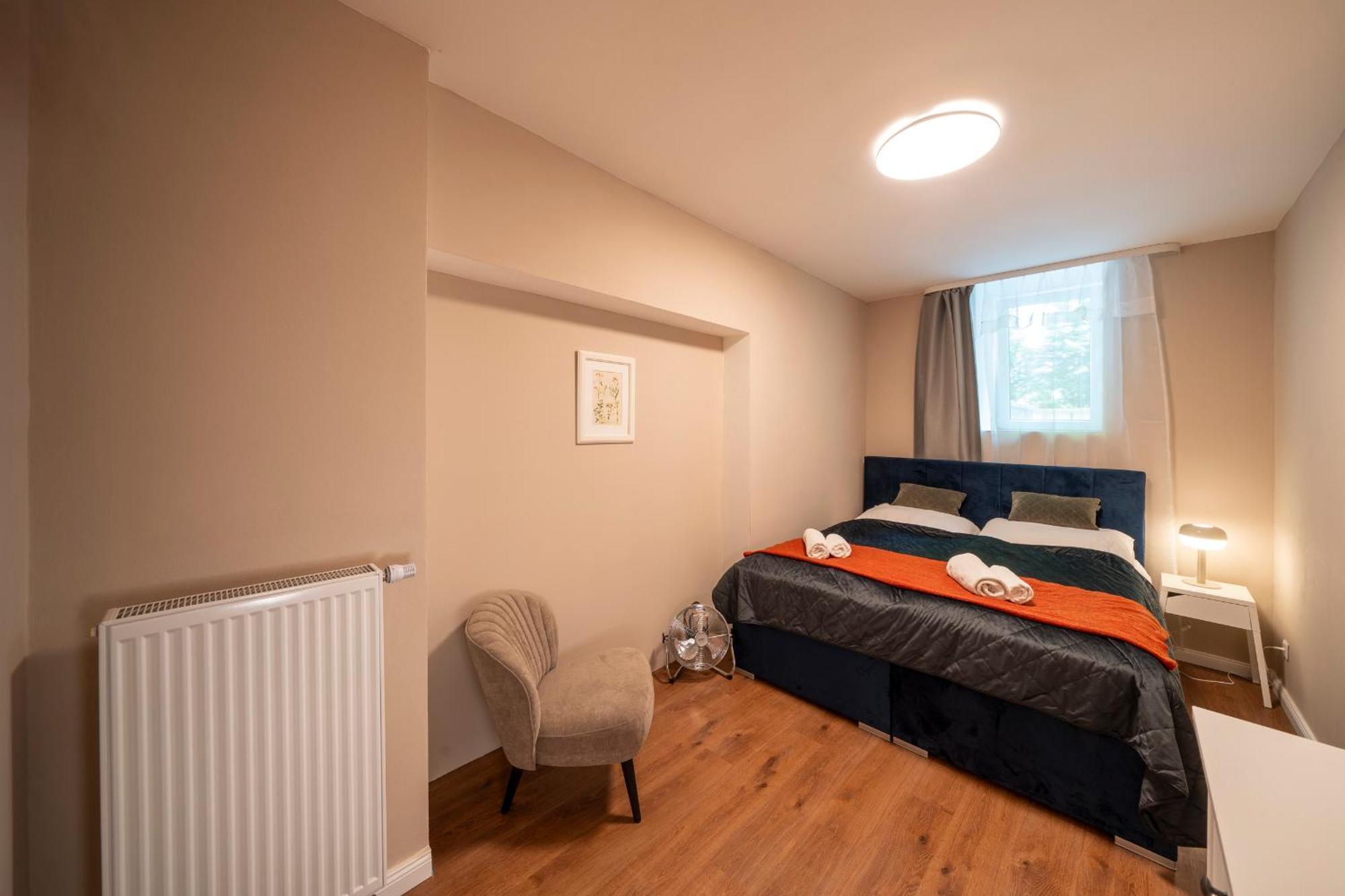 Apart Hotel Zborovska Прага Экстерьер фото
